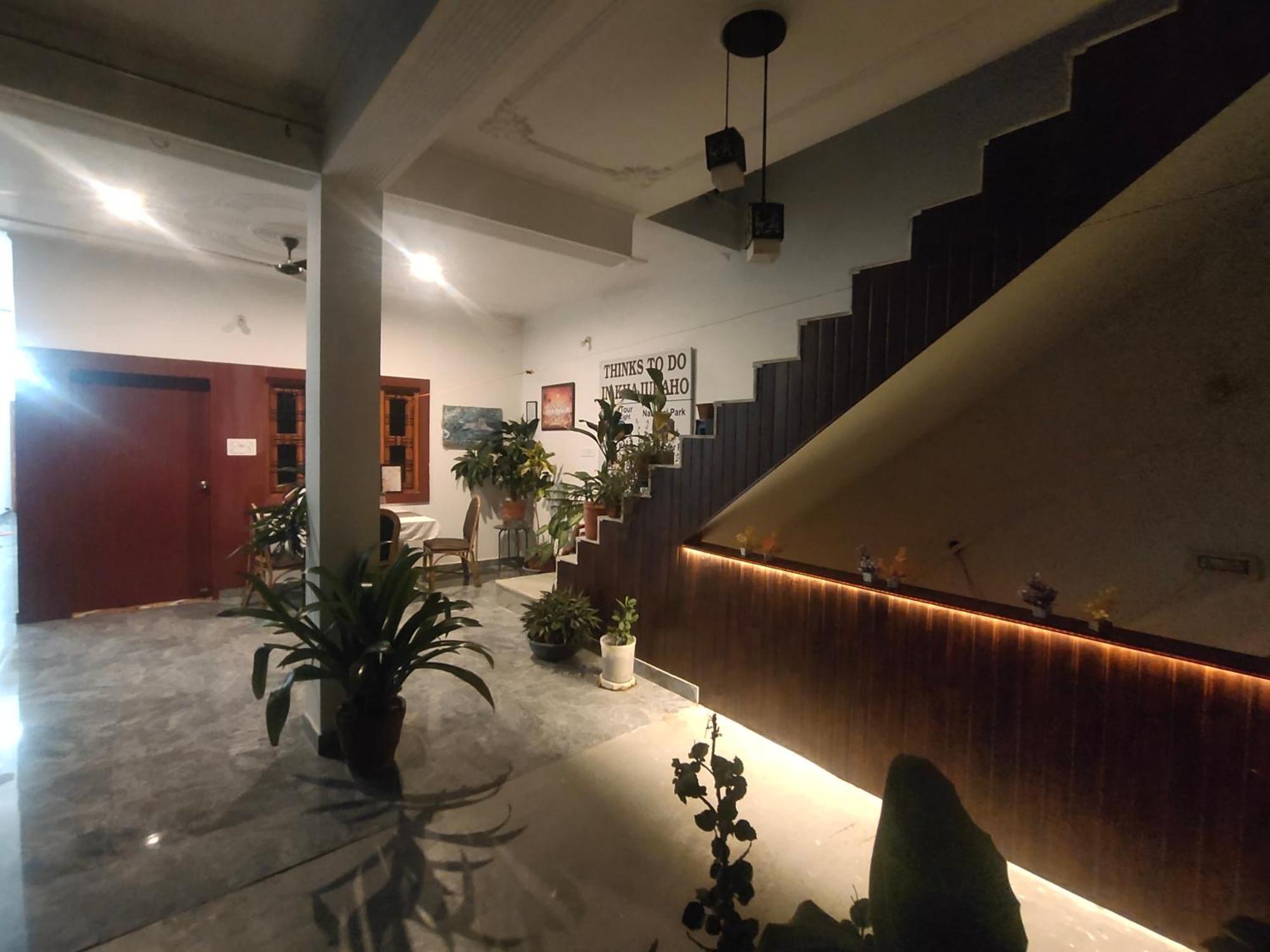 Khajuraho Glory Homestay Exterior foto