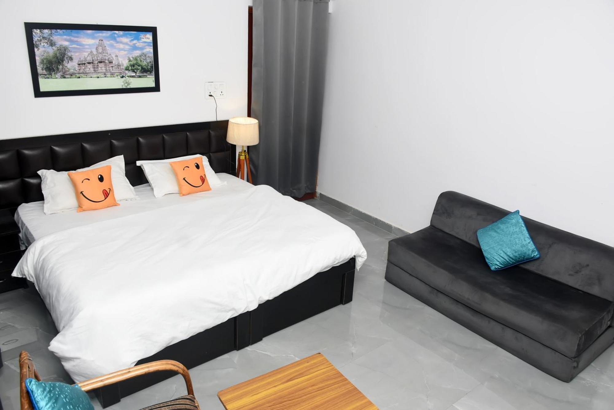 Khajuraho Glory Homestay Exterior foto